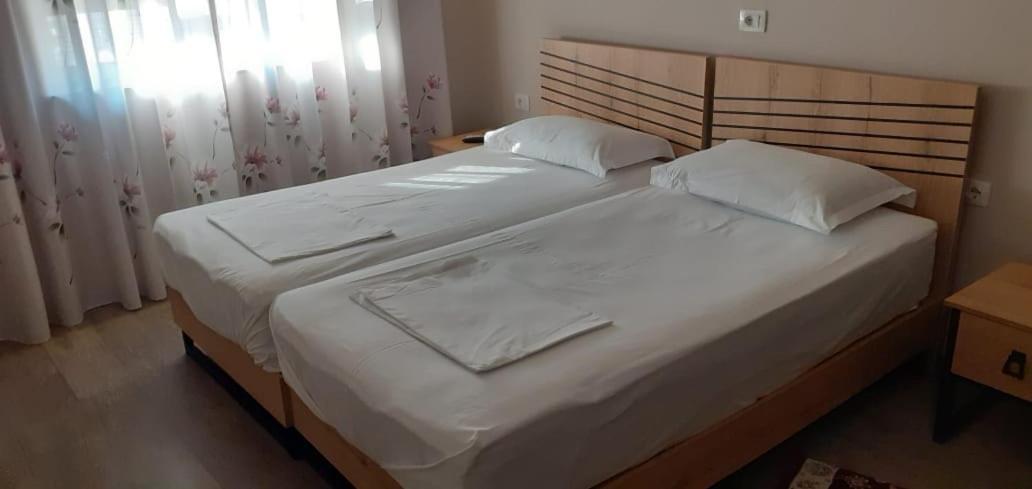 Hotel Permeti Eksteriør billede